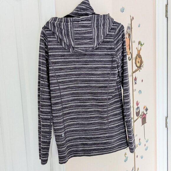 Lululemon stride hooded jacket size 8 @K1 - Picture 9 of 9